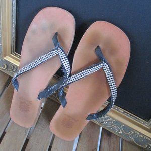 YELLOW BOX SIZE 8 rhinestones sandal